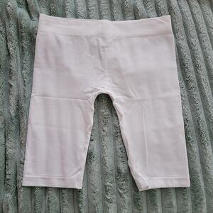 Naturyl biker shorts (white)